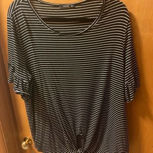 Tie front flutter sleeve tee